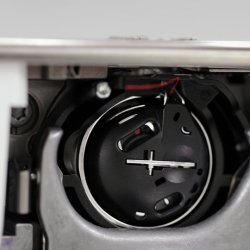 BERNINA 740 MED INDBYGGET OVERTRANSPORT�R